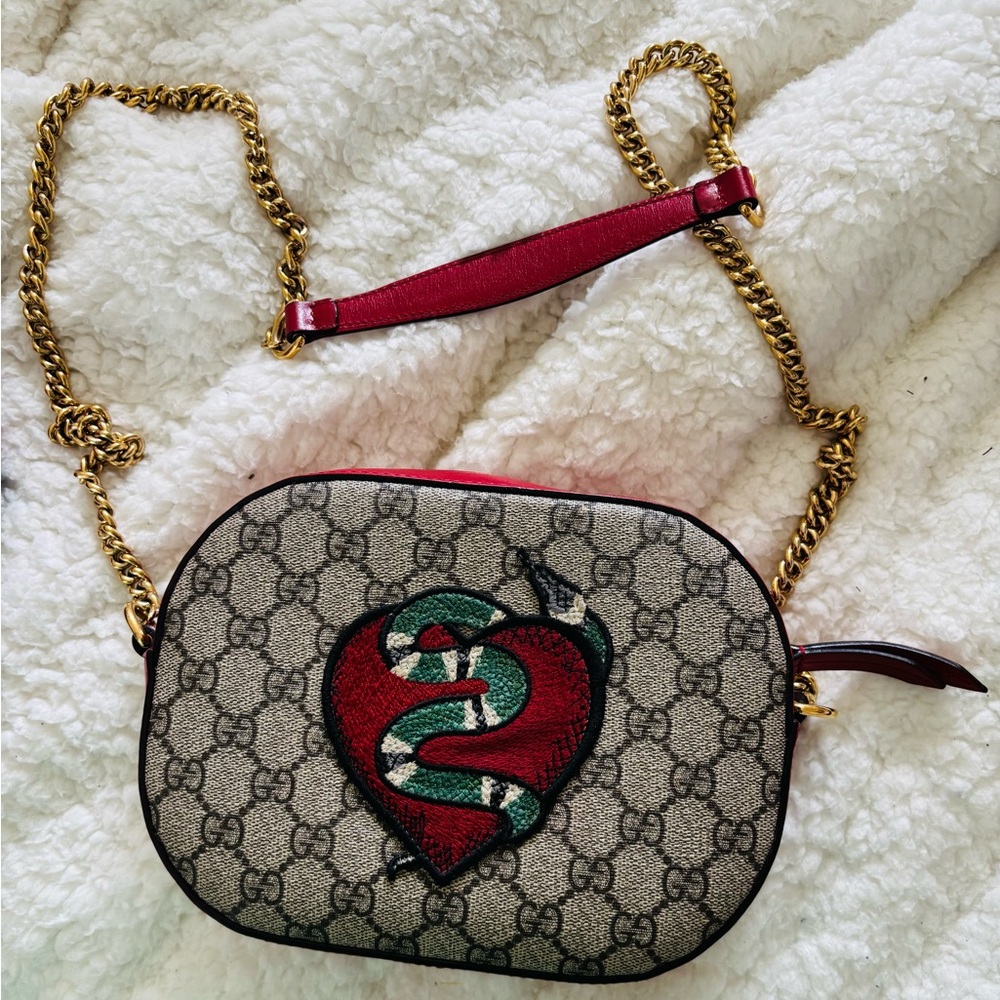 Gucci Beige and Red Crossbody Bag with Chain. Gorgeous snake design.